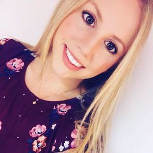 Meet your Posher, Alexis